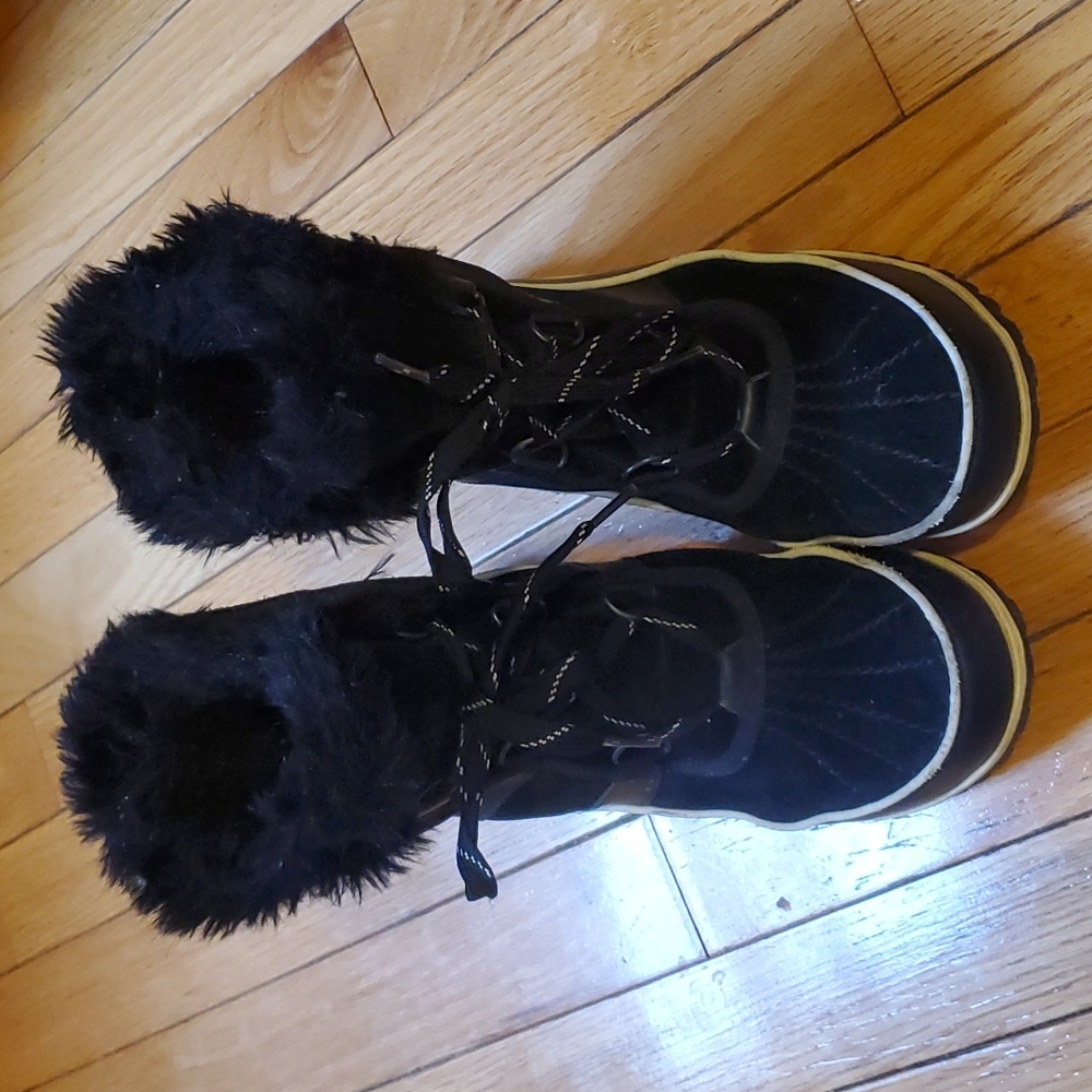Sorel Tivoli boots in Good condition